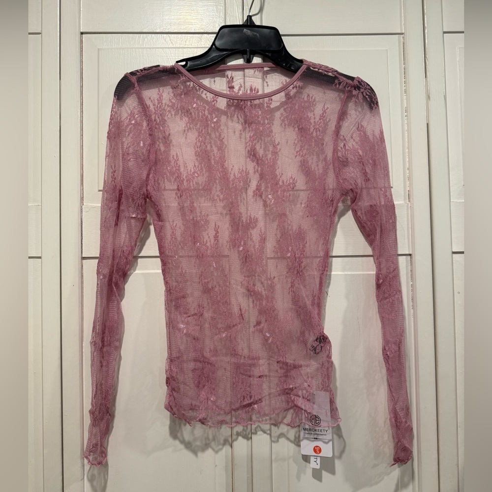 Lace top size small‎ NWT